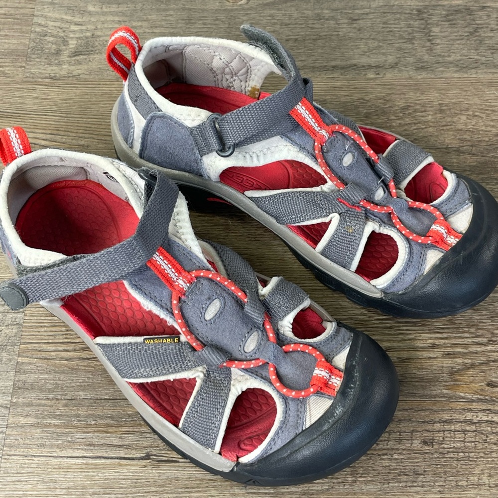 Keen Kids Grey Red Black Venice H2 Water Sport Sandals, size kids 3